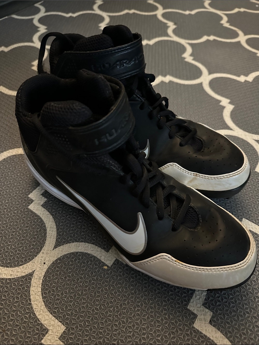 Nike Huarache baseball shoes size 7.5 men’s